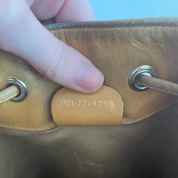 Authentic Gucci Vintage White Monogram Canvas Drawstring Bucket Bag - Picture 11 of 16